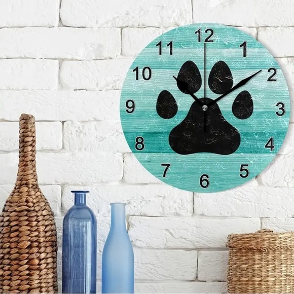 Paw Print Clock NWT - Picture 2 of 4